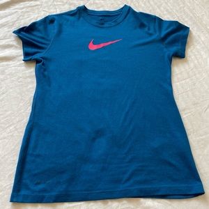 Girl Nike athletic t shirt